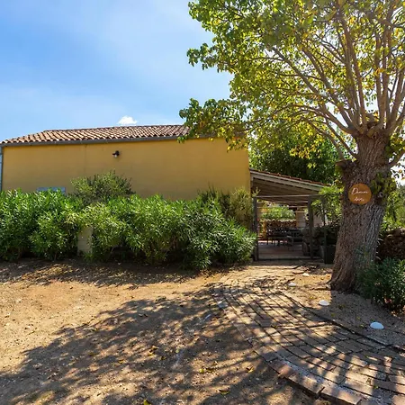 2 Bedroom Lovely In Punta Kriza