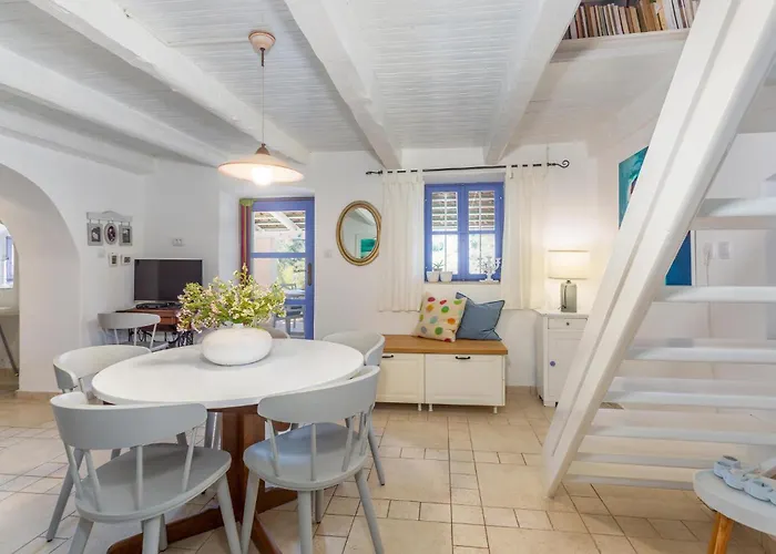 2 Bedroom Lovely In Holiday home
