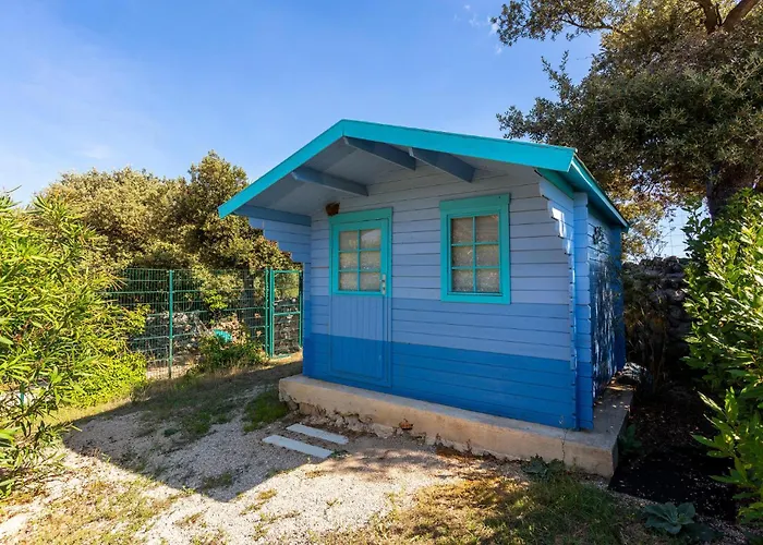 2 Bedroom Lovely In Holiday home