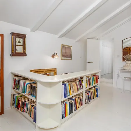 Luxurious In 펜션 Punta Križa