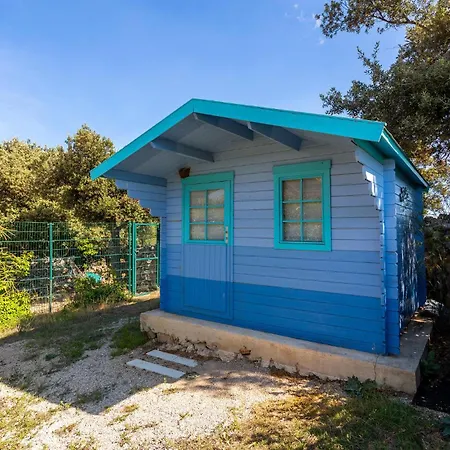 2 Bedroom Lovely In Punta Kriza Holiday home