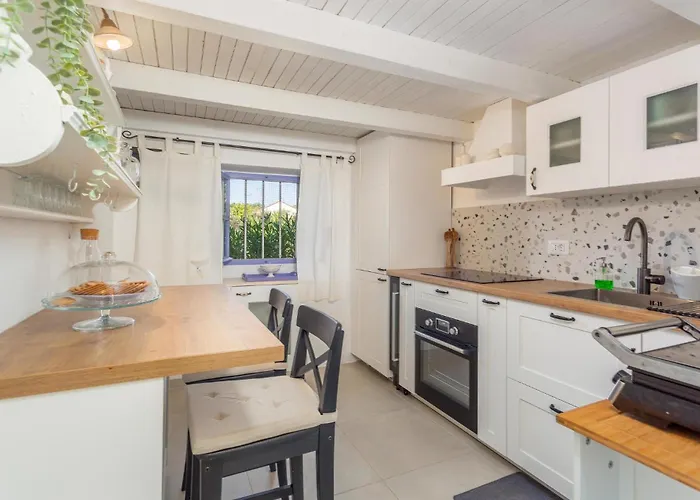 2 Bedroom Lovely In *