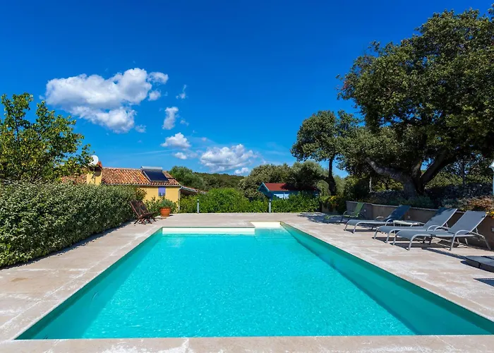 2 Bedroom Lovely In