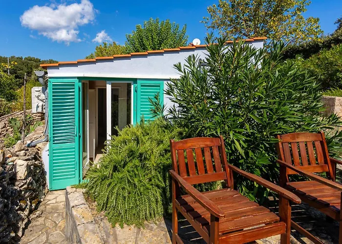 2 Bedroom Lovely In 펜션 Punta Križa