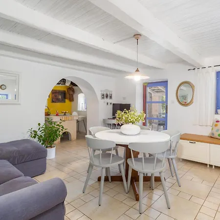Case de vacanță 2 Bedroom Lovely In Punta Kriza