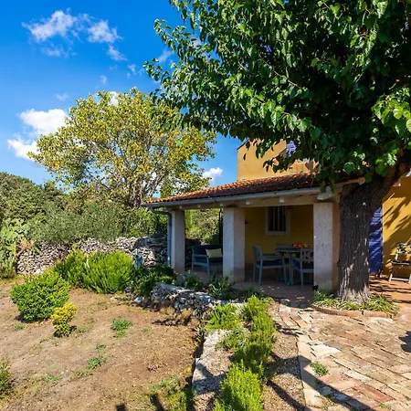 Case de vacanță 2 Bedroom Lovely In Punta Kriza *