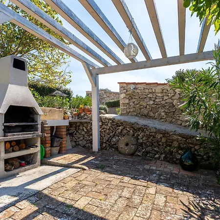 2 Bedroom Lovely In Punta Kriza Nerezine