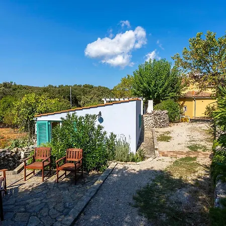 2 Bedroom Lovely In Punta Kriza Nerezine