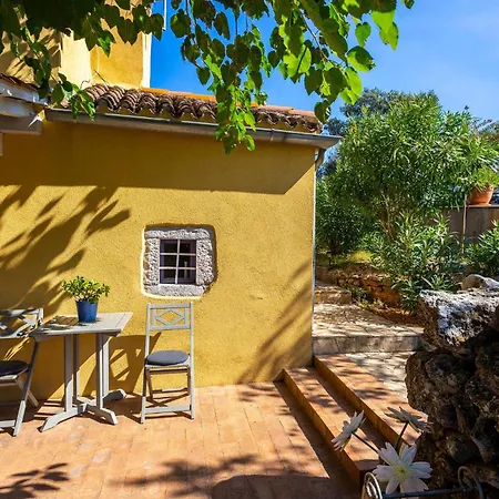 2 Bedroom Lovely In Punta Kriza *