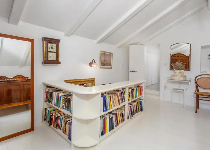 2 Bedroom Lovely In Feriehus Punta Križa