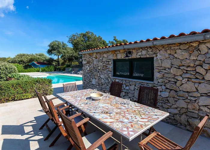 2 Bedroom Lovely In Feriehus Punta Križa